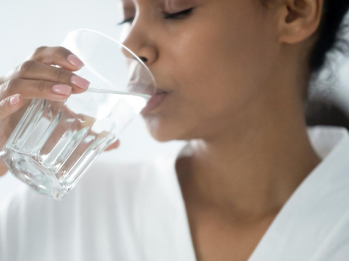 7 Efek Buruk Kurang Minum Air