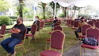 Warga di sejumlah kota antusias dalam penukaran uang khusus ini. Saat itu, uang khusus ini hanya bisa ditukar 1 lembar untuk 1 KTP. Foto: Siti Fatimah