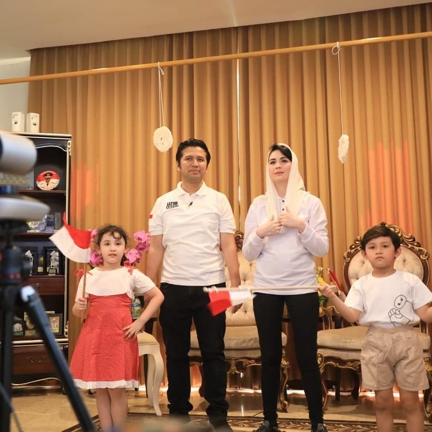 arumi bachsin lomba makan kerupuk