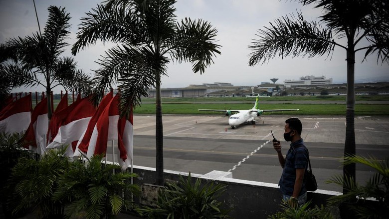Bandara Ini Kembali Layani Penerbangan Jet Bandara Husein Sastranegara kembali melayani penerbangan dengan pesawat jet. Bandara itu kembali layani penerbangan jet pada 20 Agustus 2020 mendatang.