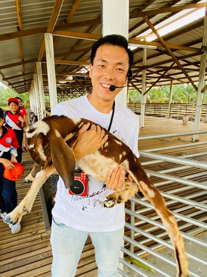Bosan Jadi Pegawai Bank, Pria Ini Pilih Jadi Petani dan Peternak