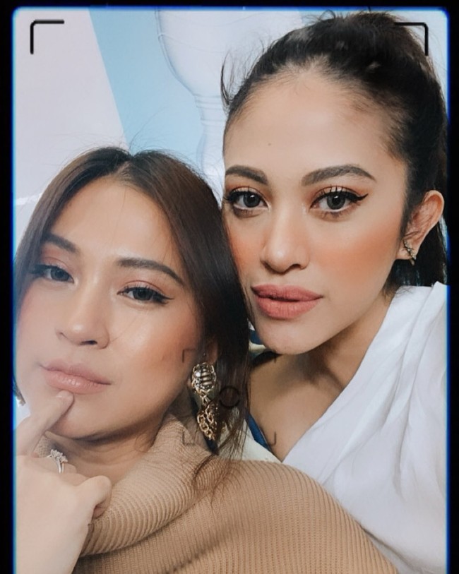 Wanita 31 tahun itu juga seorang beauty enthusiast mengikuti jejak adiknya Tyna Kanna.  Foto: Instagram