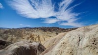 Death Valley merupakan salah satu tempat paling kering dan panas di dunia. Namun pesona keindahannya mengundang wisatawan datang ke sini. (Getty Images)