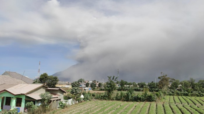Erupsi Gunung Sinabung 18 Agustus 2020 (dok. Istimewa)