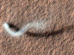 Foto Spektakuler Permukaan Mars Dijepret Langsung dari Atasnya