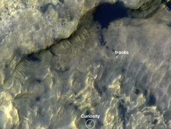 Foto Spektakuler Permukaan Mars Dijepret Langsung dari Atasnya