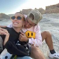 Justin Bieber dan Hailey Baldwin belum lama ini berwisata domestik ke Utah dan Wyoming. Keduanya terlihat mengunjungi beberapa daerah di gurun pasir. Foto: Instagram