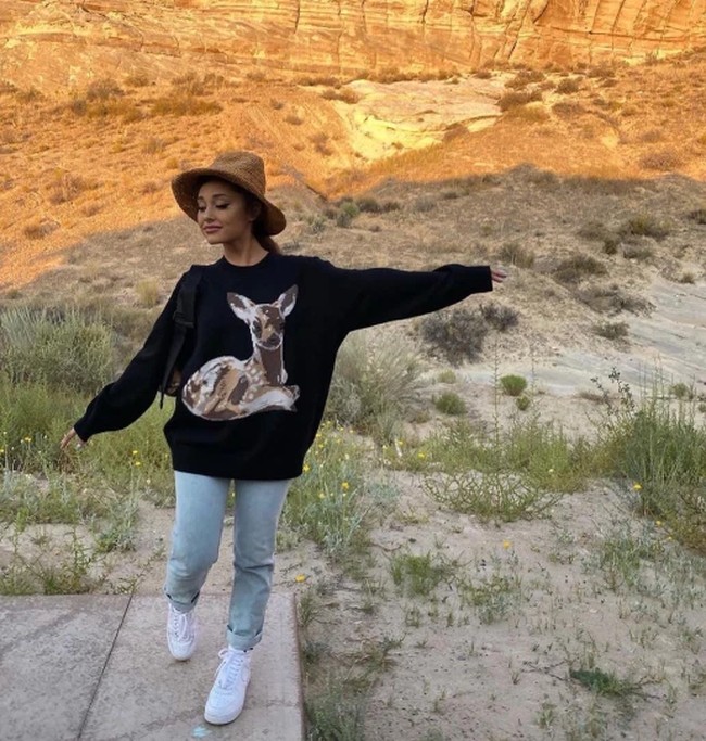 Ariana Grande bertolak ke Amangiri, Utah, untuk menikmati perawatan spa mewah. Foto: Instagram