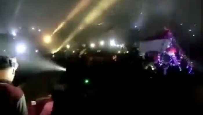 Gemerlap Lampu Bak Pesta di Puncak Penanggungan