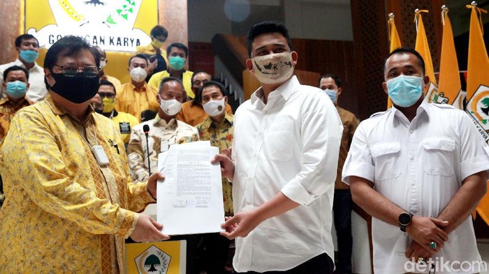 Partai Golkar memberikan SK dukungan kepada Bobby Nasution di Pilkada Medan 2020. Golkar susul PDIP, yang lebih dulu berikan rekomendasi pada menantu Jokowi itu