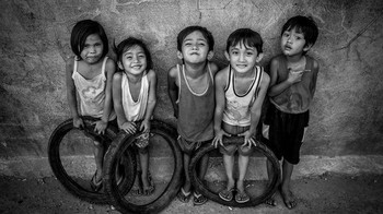 Juara ketiga foto anak: Through The Eyes of The Children oleh Joy Loyola Ganitano. Foto: Ippawards