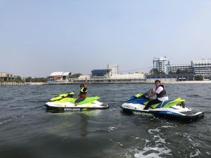 Naik Jet Ski, Menerjang Ombak Menuju Pulau Bidadari