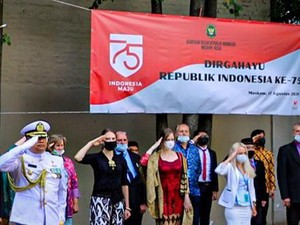 Warga Rusia Ikuti Upacara HUT RI ke-75 di KBRI Moskow