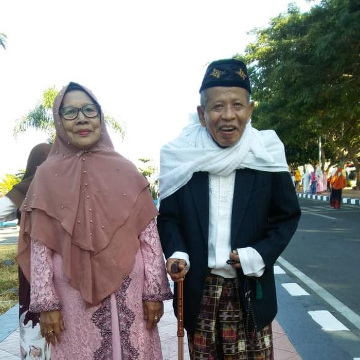 Kiai NU, H Muhammad Idrus Makkawaru, dan istri semasa hidup