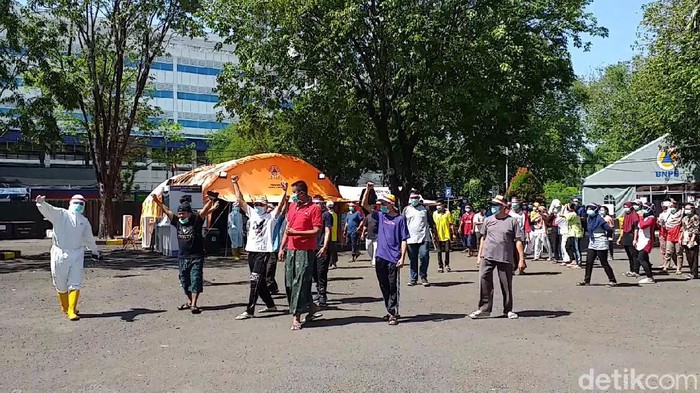 Kisah Pasien COVID-19 Sembuh di Surabaya