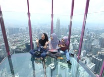 Strategi Malaysia Goda Turis Indonesia