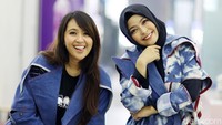 Dalam kesempatan tersebut, Chua dan Tantri juga memperkenalkan single baru mereka yang berjudul Hoax dan Manusia Manusiawi. Foto: Dikhy Sasra