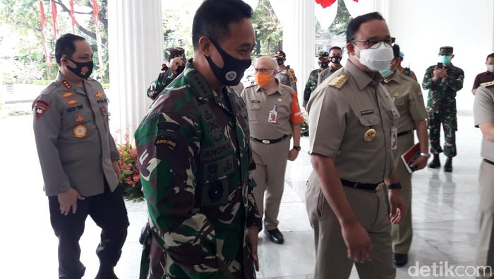 KSAD Jenderal Andika Perkasa dan Wakapolri Komjen Gatot Eddy sambangi Anies di Balai Kota