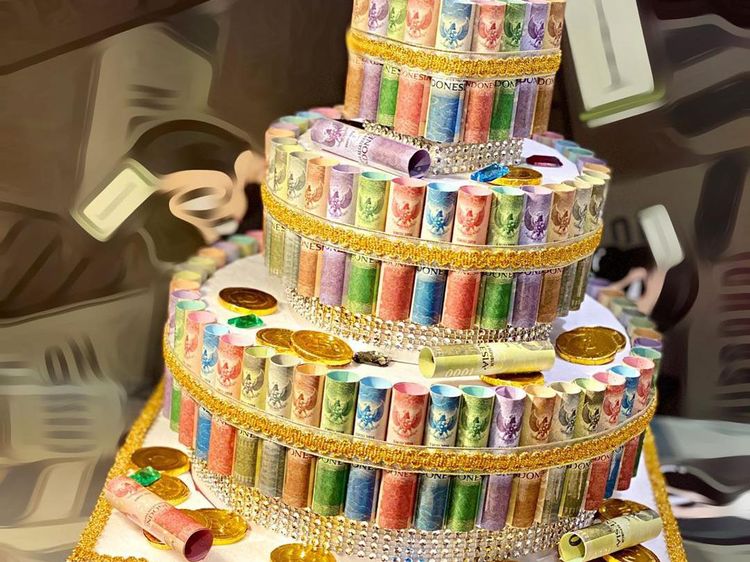 Sultan! Kue Tema Uang Ini Bisa Jadi Kado Ultah Mewah