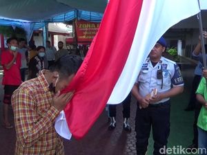 45 Napi Lapas Banyuwangi Bebas, Wajib Cium Merah Putih Sebelum Keluar