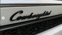 Selanjutnya desain nyeleh lainnya terlihat pada bagian belakang yang bukan lagi sebagai Lamborghini, melainkan sebagai Cowborghini. Foto: Pool (Instagram)