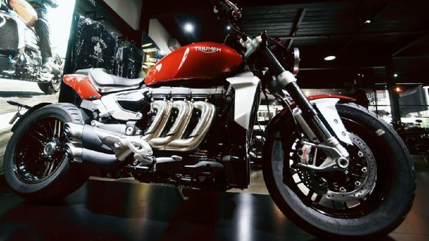 New Triumph Rocket 3R