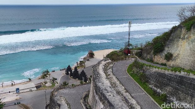 Pantai Melasti