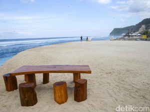 Melali ke Pantai Melasti, Berburu Foto Keren Sambil Kulineran!