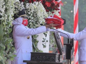 Gubernur Khofifah: Perang Kita Hari Ini adalah Virus, Bukan Penjajah