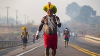Dilansir dari AP, aksi blokir jalan tersebut dilakukan sebagai bentuk protes atas penanganan virus Corona oleh pemerintah Brasil yang dinilai buruk dan tidak maksimal.