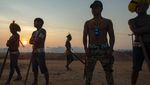 Protes Penanganan Corona, Suku Amazon Blokir Jalan di Brasil