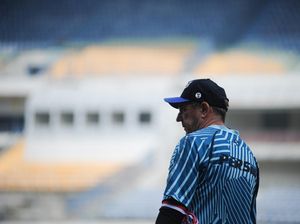 Jadwal Baru Dadakan Buat Pelatih Persib Bandung Kehilangan Kata-kata