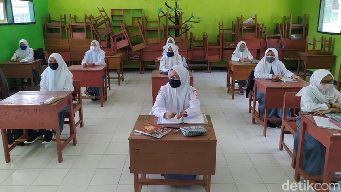 Uji Coba Sekolah  Tatap Muka di SMAN Punung Pacitan 