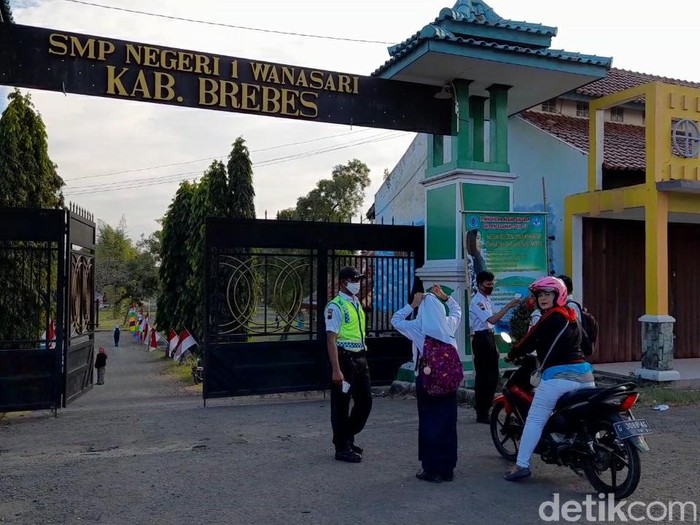 Sekolah tatap muka di SMN 1 Wanasari, Kabupaten Brebes, Selasa (18/8/2020).
