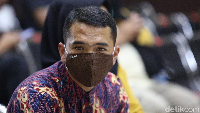 Bos PS Store, Putra Siregar, menjalani sidang lanjutan kasus HP ilegal di Pengadilan Negeri Jakarta Timur, Selasa (18/8/2020). Sidang menghadirkan tiga orang saksi.
