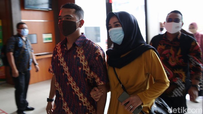 Sidang Lanjutan Bos PS Store Bos PS Store, Putra Siregar, menjalani sidang lanjutan kasus HP ilegal di Pengadilan Negeri Jakarta Timur, Selasa (18/8/2020). Sidang menghadirkan tiga orang saksi.