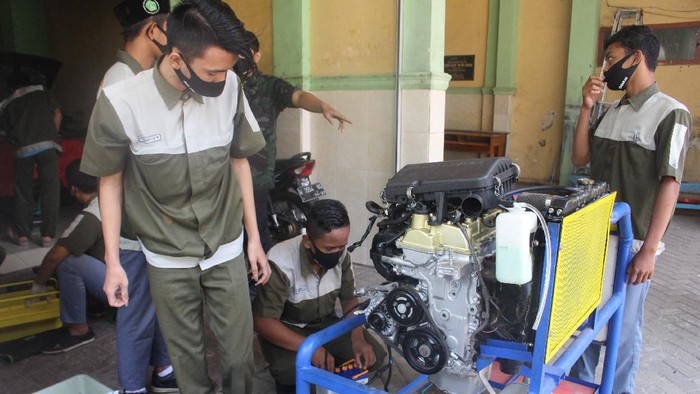 SMK di Sidoarjo Ini Uji Coba Belajar Praktek Tatap Muka