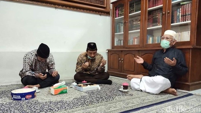 Suasana pertemuan Bupati Rembang Abdul Hafidz dan wakilnya Bayu Andriyanto dengan Gus Mus, Selasa (18/8/2020)