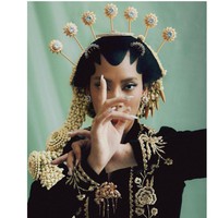 Tara Basro mencuri perhatian dengan hiasan paes Jawa. (Foto: Instagram/@tarabasro)