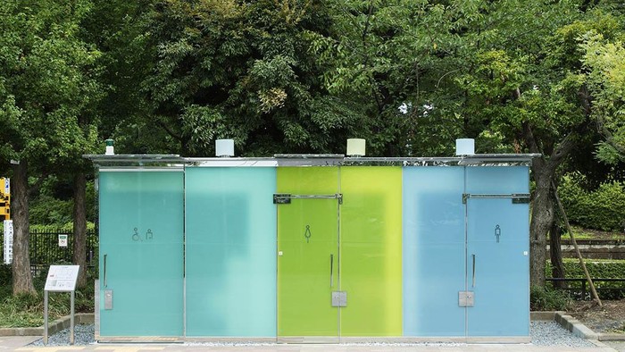 Toilet umum transparan di Shibuya