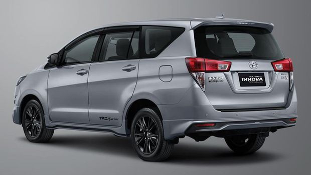 Toyota Innova  (Dok. Astra)