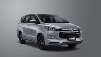Kijang Innova TRD Sportivo Limited ini merupakan varian baru di keluarga Kijang Innova. MPV yang lebih sporty ini hadir dengan basis Kijang Innova bermesin diesel. Foto: Dok. Toyota-Astra Motor