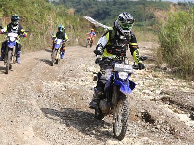 Aksi Melibas Jalur Hambalang dengan WR155R
