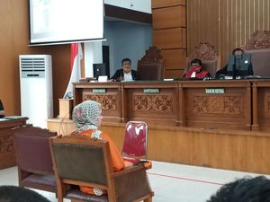 Suasana Tegang Menyelimuti Sidang Vicky Prasetyo vs Angel Lelga