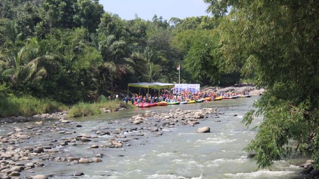 Arung Jeram Sungai Buaya