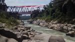 Foto: Menguji Nyali, Arung Jeram di Sungai Buaya