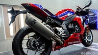 Presiden Direktur AHM Toshiyuki Inuma mengatakan Honda CBR1000RR-R Fireblade merupakan motor supersport terbaik Honda CBR series yang didesain dengan kinerja dan kekayaan fitur yang belum ada sebelumnya untuk sebuah motor yang siap dikendarai di jalan raya maupun di sirkuit.