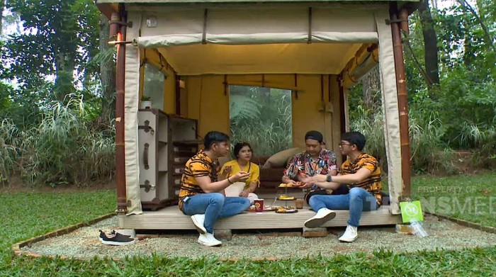 Celebrity on Vacation Bogor