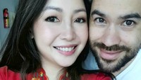 Chef Marinka telah bertunangan dan akan menikah dengan Peter One, bule asal Belanda. Dok. Instagram/rinrinmarinka