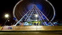 Pertama ada kincir ria terbesar di Amerika Latin, Rio Star, yang kini sudah bisa dinaiki lagi oleh wisatawan. Buda Mendes/Getty Images  
